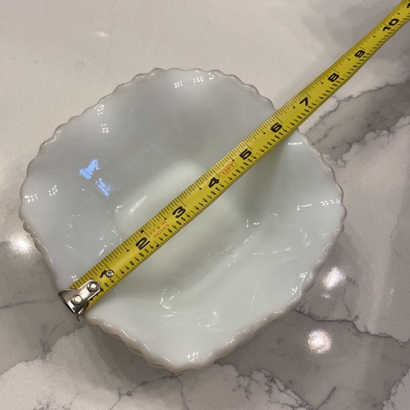 Quilted Diamond Milk Glass Bowls - Picture 6 of 7